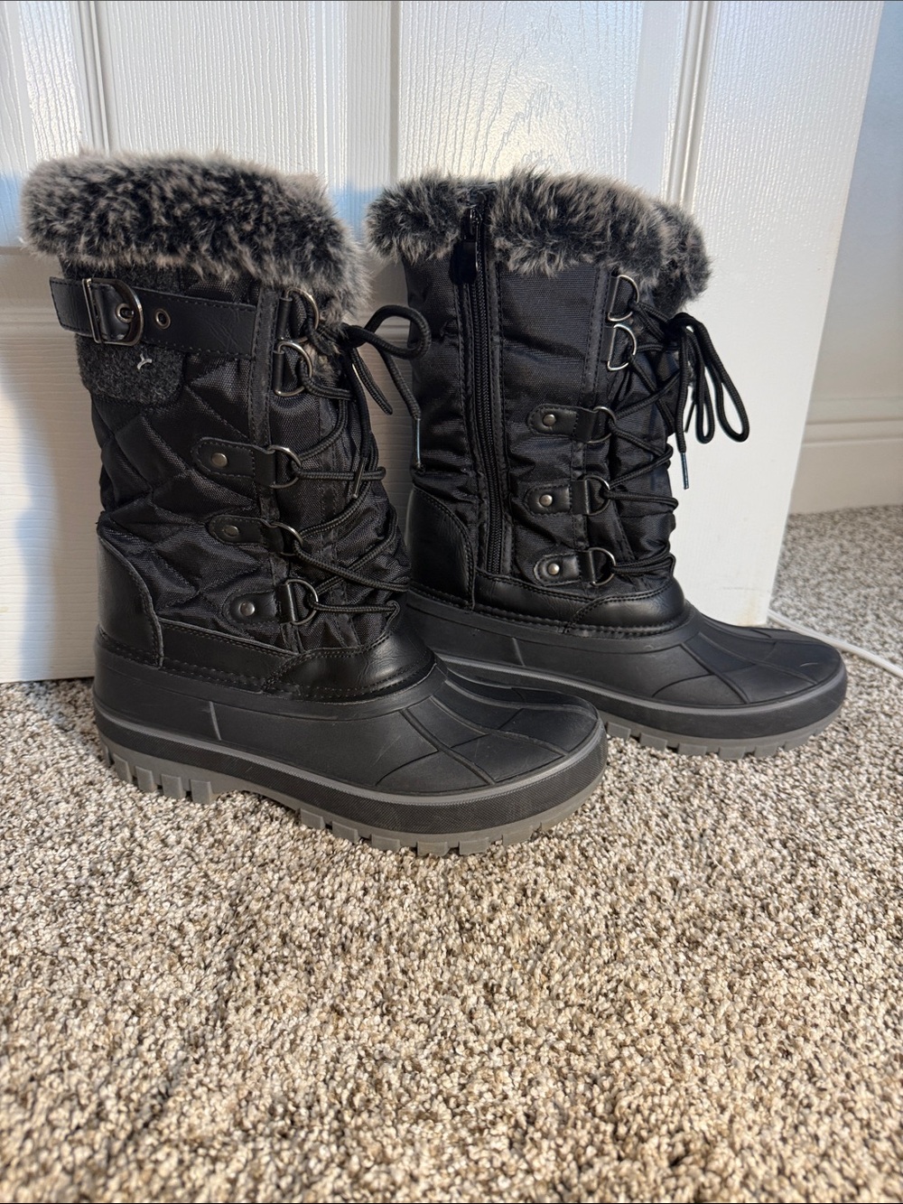 Dreampairs Black Women's Insulated Winter Snow Boots (Sz 6) with Faux Fur Trim